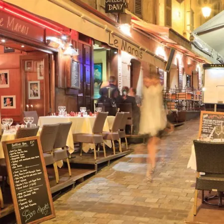 Carre Ginger Apartman